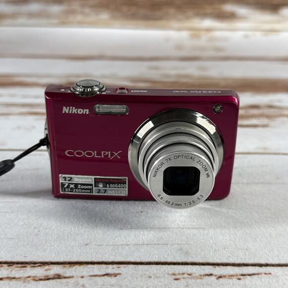 Nikon Coolpix S630 12.0 MP Digital Camera 7x Optical Zoom 2.7” LCD Ruby Red ￼ - Picture 1 of 7